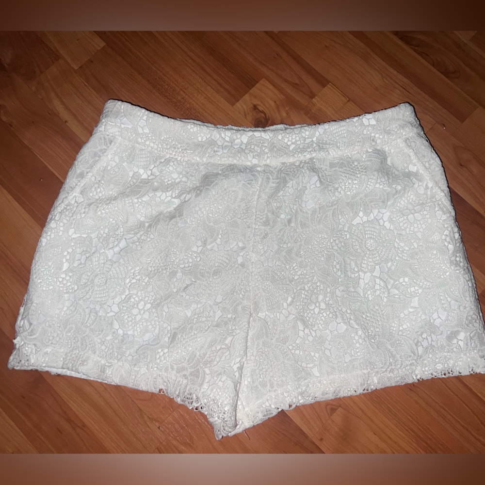 I.N.C international concepts white floral shorts